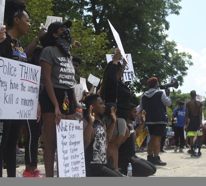 Peaceful protest fills Huntsville square